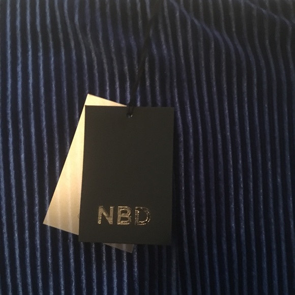 BNWT X REVOLVE AVERY SKIRT IN COBALT
NBD - Picture 6 of 8